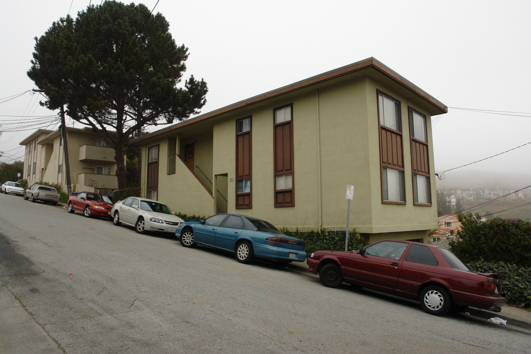 24 Lewis Ave in South San Francisco, CA - Foto de edificio