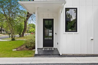 5701 Tura Ln in Austin, TX - Building Photo - Building Photo