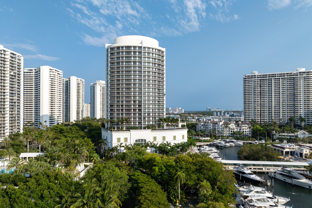 Bellini Condominium in Aventura, FL - Building Photo