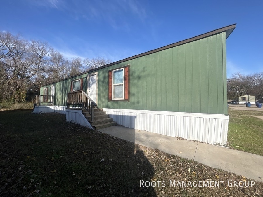 1620 S Lowry St in Stillwater, OK - Building Photo