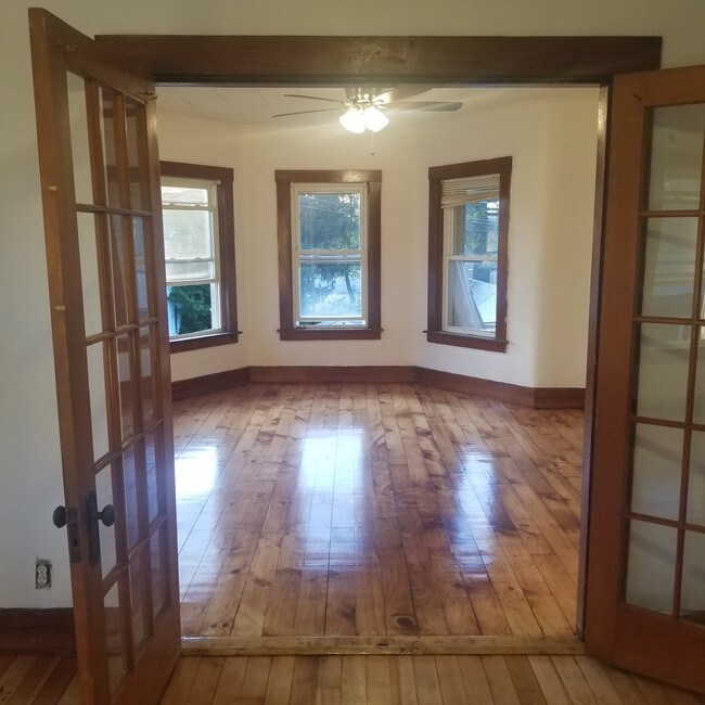 51 Elm St Rentals in ster, MA