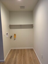 7847 Beck Ave in Los Angeles, CA - Foto de edificio - Building Photo