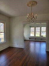 921 W Oak St in Denton, TX - Building Photo - Building Photo