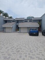 255 Poinciana Island Dr in Sunny Isles Beach, FL - Building Photo
