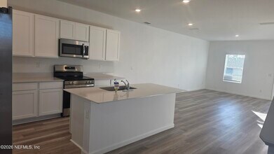 3956 Mid Century St in Jacksonville, FL - Building Photo - Building Photo