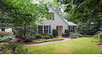 11 Beebe Dr in Lewes, DE - Building Photo