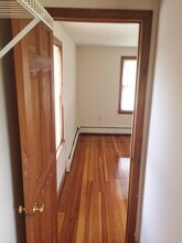 28 Stockbridge St in Hadley, MA - Building Photo - Building Photo