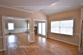 5055 Shadow Path Ln SW in Lilburn, GA - Foto de edificio - Building Photo