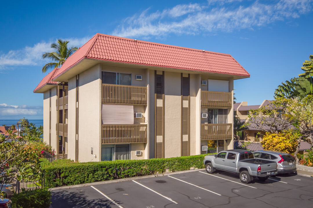 Kona Mansions Condominiums in Kailua Kona, HI - Building Photo