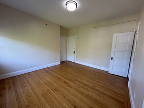 1476 Beacon St, Unit 63 in Brookline, MA - Building Photo - Building Photo