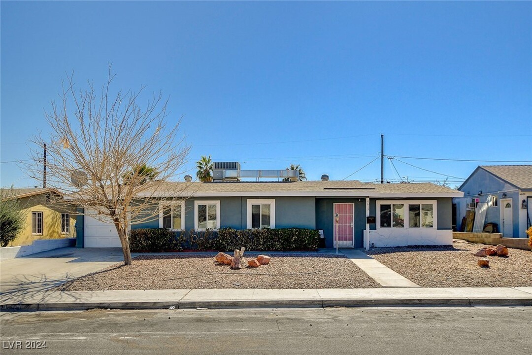 4619 Garden Pl in Las Vegas, NV - Building Photo