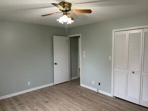 2604 W Riggin Rd in Muncie, IN - Foto de edificio - Building Photo