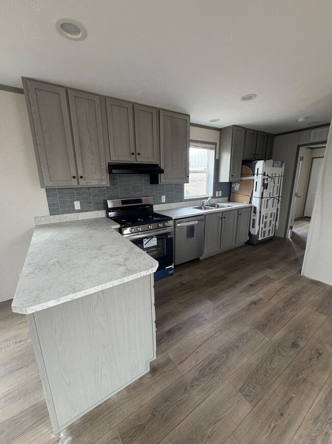 property at 2301 S Illinois Ave