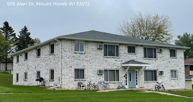 505 Alan Dr in Mount Horeb, WI - Building Photo - Primary Photo