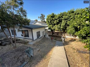 1725 Kent St in Los Angeles, CA - Building Photo - Building Photo