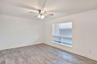1529 Wirt Rd in Houston, TX - Building Photo - Building Photo
