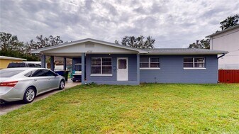 4728 W Bay Ave in Tampa, FL - Building Photo
