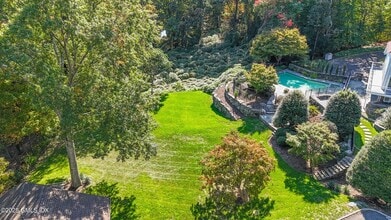 21 Harkim Rd in Greenwich, CT - Building Photo - Building Photo
