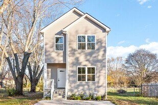 515 Needmore Rd in Clarksville, TN - Building Photo