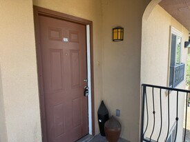 9805 Sterling Loop in Laredo, TX - Building Photo