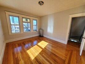 623 Fellsway, Unit 623 in Medford, MA - Building Photo