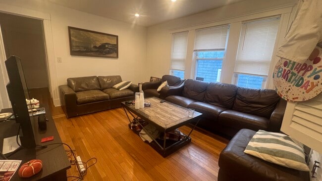 22 Chetwynd Rd, Unit 2, Unit 2