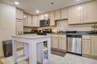 217-219-219 Clinton St in Hoboken, NJ - Building Photo - Building Photo
