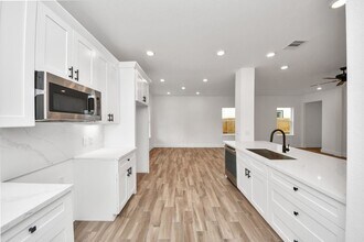 765 Marjorie St in Houston, TX - Building Photo - Building Photo