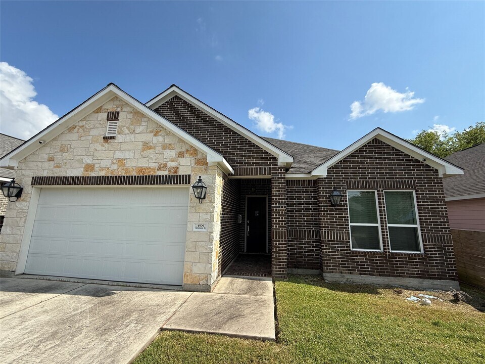 4509 Rosemont St in Houston, TX - Building Photo