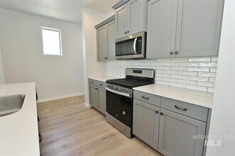 2253 E Tiger Lily Dr in Boise, ID - Building Photo - Building Photo