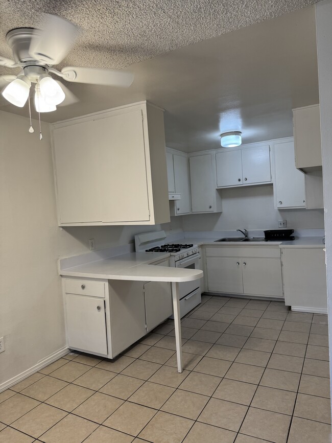 22850 Adrienne Ave, Unit 22850 Adrienne Ave