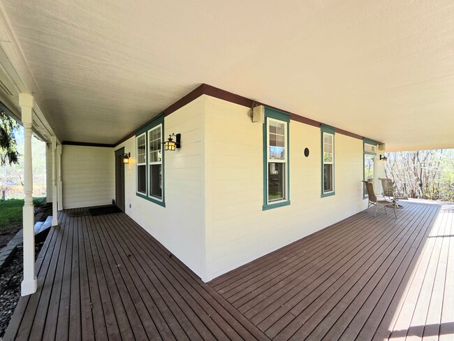 6005 Sunset Hwy in Cashmere, WA - Building Photo - Building Photo