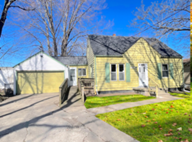 property at 1901 Fredonia Ave