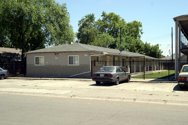 810-820 Lampasas Ave in Sacramento, CA - Foto de edificio - Other