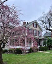 96 Ridgedale Ave in Madison, NJ - Building Photo