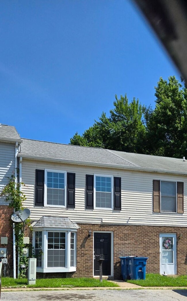 property at 417 Strathaven Ct