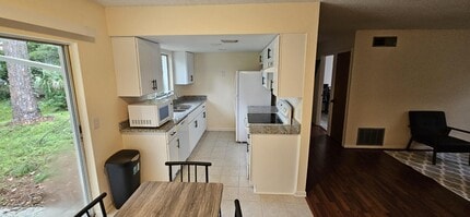 8455 Frost St N in Jacksonville, FL - Building Photo - Building Photo