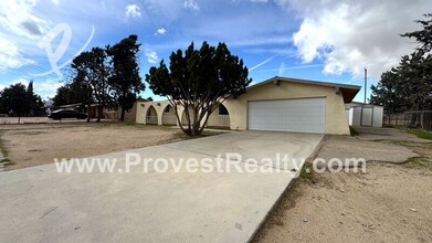 14748 Orange St in Hesperia, CA - Foto de edificio - Building Photo