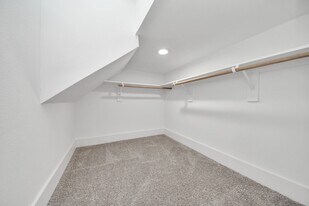 8320 Brecha Ln in Houston, TX - Building Photo