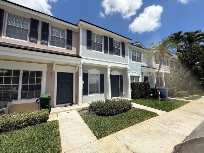 5295 Jamboree Pl in Margate, FL - Building Photo - Building Photo