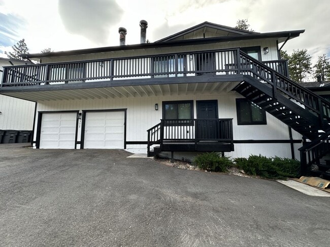 1362 Club View Dr
