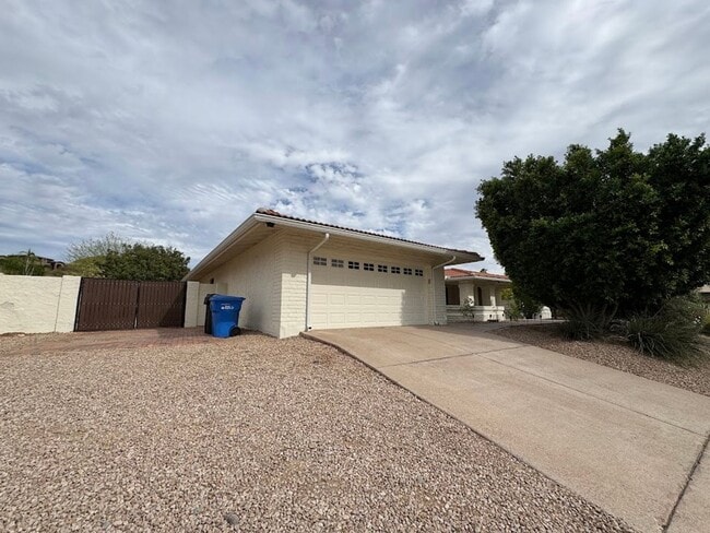 property at 15429 N 9th Pl