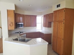 1129 W Capitol Dr in Los Angeles, CA - Building Photo - Building Photo