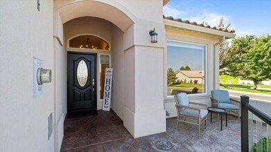 8731 W Skagit Ave in Kennewick, WA - Building Photo - Building Photo