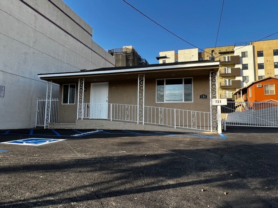 731 W Emerson Ave in Monterey Park, CA - Building Photo