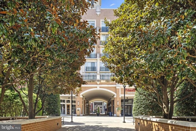 property at 155 Potomac Passage