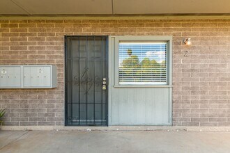 1722 E Ocotillo Rd in Phoenix, AZ - Building Photo - Building Photo