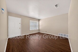 4862 Castle Arms Dr in San Antonio, TX - Building Photo - Building Photo