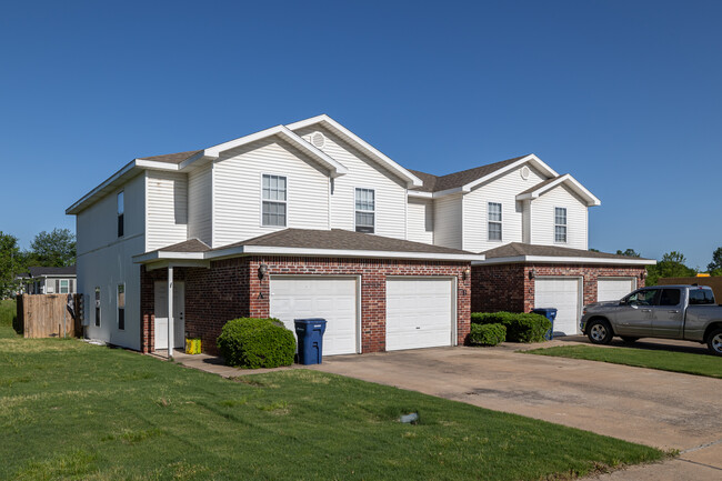 Sager Creek Crossing in Siloam Springs, AR - Building Photo - Building Photo