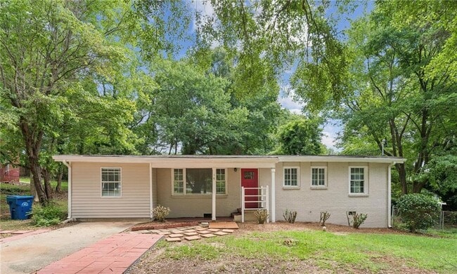 property at 16 Bromack Dr SE